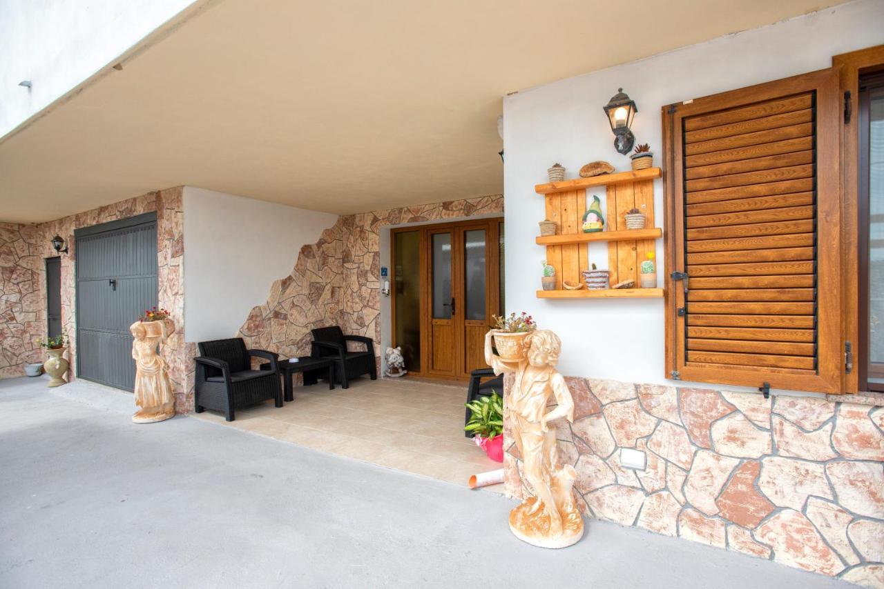 Da Mario & Marianna Apartment Campanedda Luaran gambar